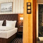 Grand Hotel